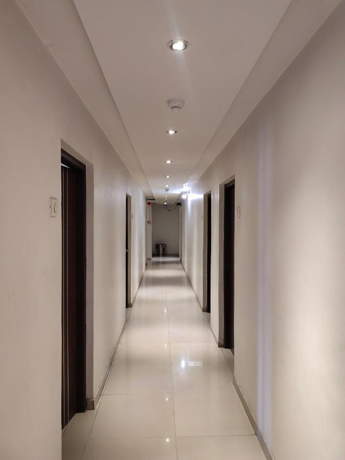 Hotel Palm Residency Ahmedabad Exterior photo